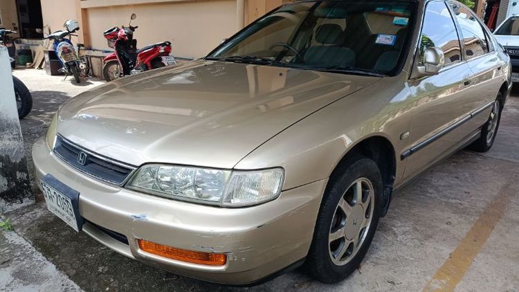 รถ Honda Accord 2.2 VTi EX สี บรอนซ์ทอง