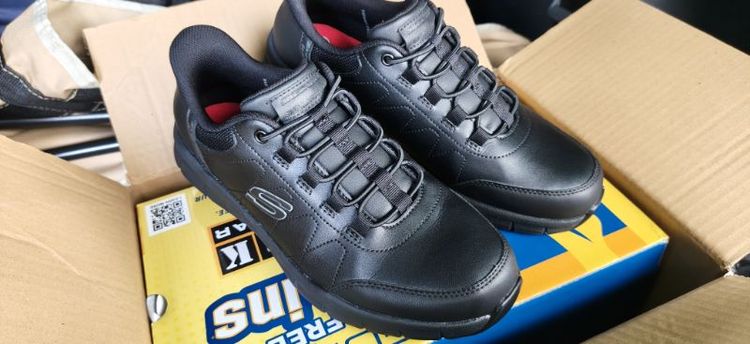 รองเท้าหนังทั่วไป UK 9 | EU 43 1/3 | US 9.5 รองเท้าลำลอง SKECHERS สีดำ ขนาด 9.5 US
