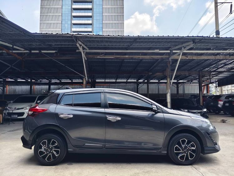 Toyota Yaris 2019 1.2 High Cross Sedan เบนซิน ไม่ติดแก๊ส เกียร์อัตโนมัติ เทา รูปที่ 3