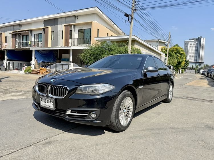 รถ BMW Series 5 520d สี ดำ