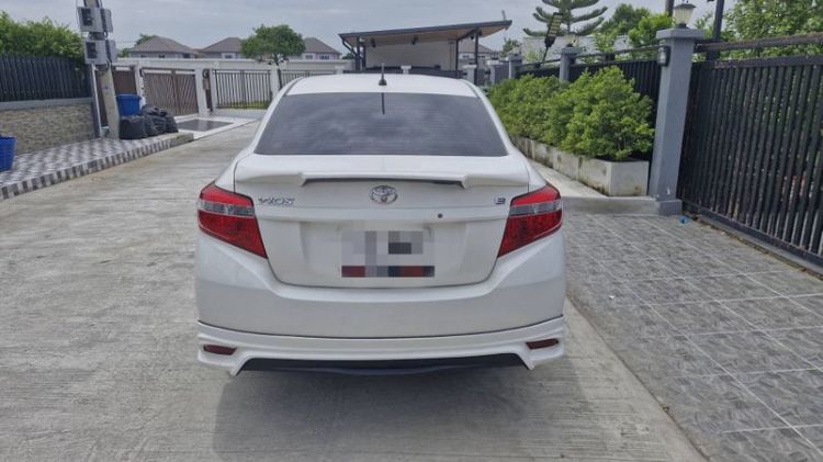 รถ Toyota Vios 1.5 E สี ขาว