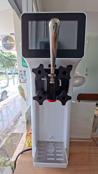 อุปกรณ์ร้านกาแฟ ขายเครื่องทำไอศกรีม Soft Serve 1 หัว BQL-920Tราคา 30,000 บาท
