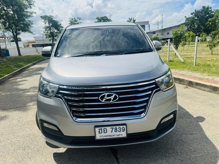 Hyundai H-1  2018 2.5 Elite Van ดีเซล ไม่ติดแก๊ส เกียร์อัตโนมัติ เทา