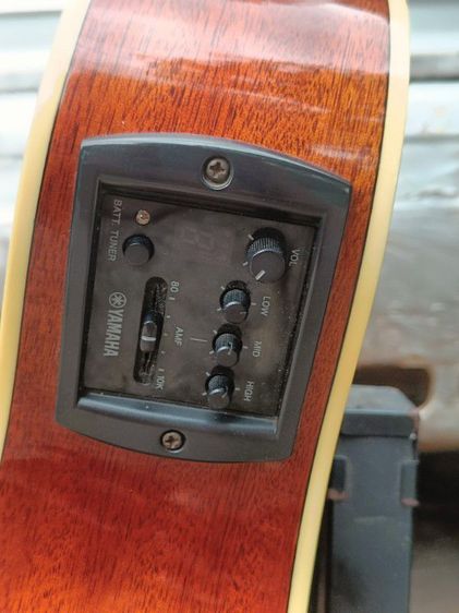 กีตาร์โปร่งไฟฟ้า YAMAHA APX 700ii Top Solid Spruce รูปที่ 4