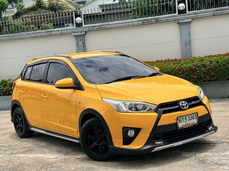 Toyota Yaris 2017 1.5 TRD Sportivo Sedan เบนซิน ไม่ติดแก๊ส เกียร์อัตโนมัติ เหลือง