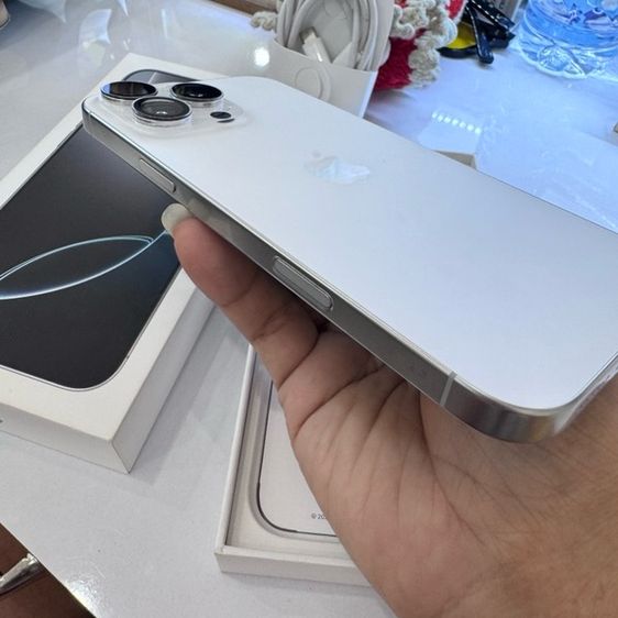 iphone16promax สีขาว 256 สวยมาก อุปกรณ์ครบมีกล่อง  สายชาร์จ รูปที่ 2