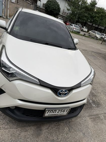 Toyota C-HR 2018 1.8 Hybrid Mid Sedan ไฮบริด เกียร์อัตโนมัติ ขาว รูปที่ 2