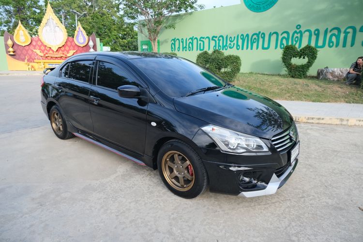 รถ Suzuki Ciaz 1.2 GL สี ดำ