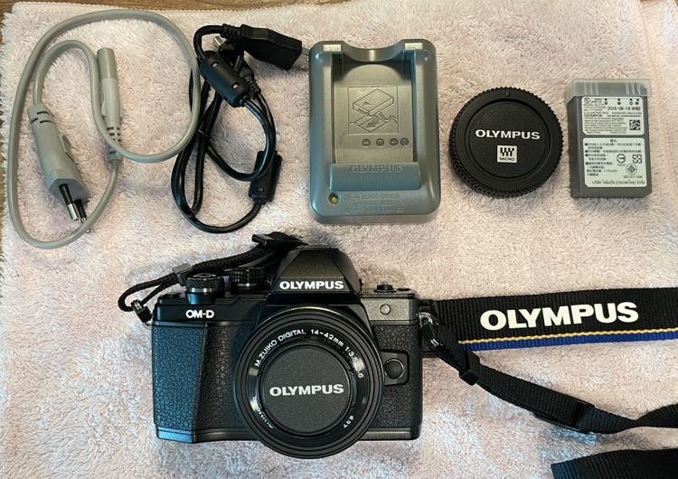 กล้องมิลเลอร์เลส ไม่กันน้ำ ขาย Olympus OM-D E-M10 Mark II + M.Zuiko 14-42mm EZ สภาพ99%
