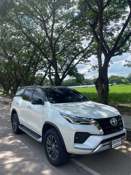 Toyota Fortuner 2021 2.4 V Utility-car ดีเซล ไม่ติดแก๊ส เกียร์อัตโนมัติ ขาว รูปที่ 3