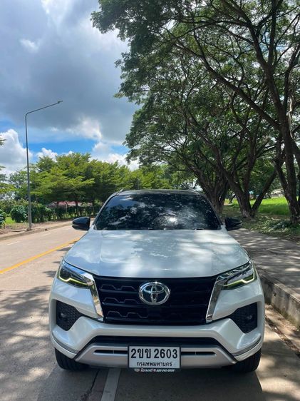 Toyota Fortuner 2021 2.4 V Utility-car ดีเซล ไม่ติดแก๊ส เกียร์อัตโนมัติ ขาว รูปที่ 2