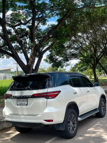 Toyota Fortuner 2021 2.4 V Utility-car ดีเซล ไม่ติดแก๊ส เกียร์อัตโนมัติ ขาว รูปที่ 4