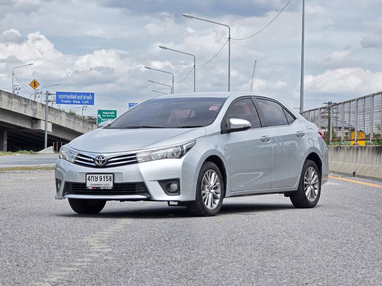 รถ Toyota Altis 1.8 G สี บรอนซ์เงิน