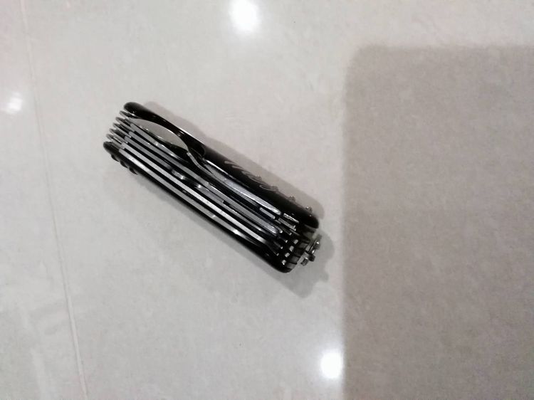 ขาย มีดพกอเนกประสงค์ 11 ใน 1 (11-in-1 Multi-Tool) ด้ามจับสีดำที่สกรีนโลโก้แบรนด์ McJeans รูปที่ 4