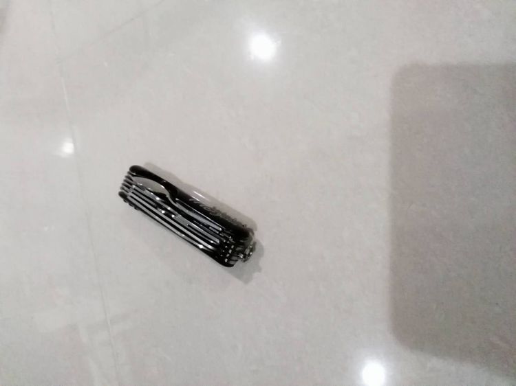 ขาย มีดพกอเนกประสงค์ 11 ใน 1 (11-in-1 Multi-Tool) ด้ามจับสีดำที่สกรีนโลโก้แบรนด์ McJeans รูปที่ 5