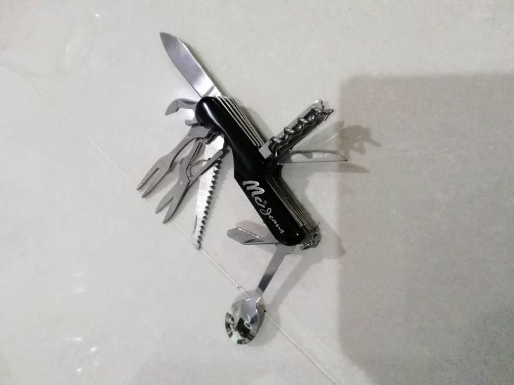 ขาย มีดพกอเนกประสงค์ 11 ใน 1 (11-in-1 Multi-Tool) ด้ามจับสีดำที่สกรีนโลโก้แบรนด์ McJeans รูปที่ 9
