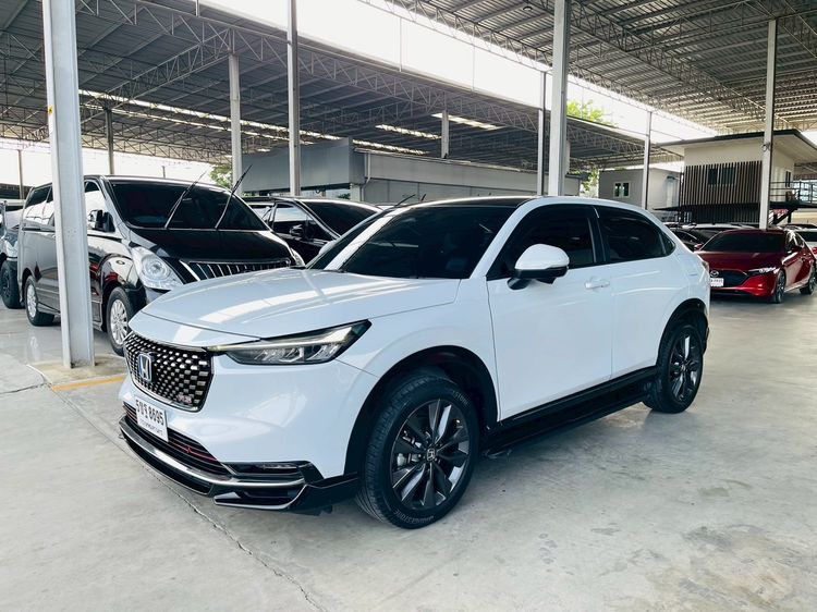Honda HR-V 2024 1.5 e:HEV RS Sedan ไฮบริด ไม่ติดแก๊ส เกียร์อัตโนมัติ ขาว