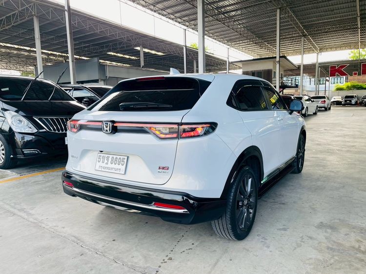 Honda HR-V 2024 1.5 e:HEV RS Sedan ไฮบริด ไม่ติดแก๊ส เกียร์อัตโนมัติ ขาว รูปที่ 4