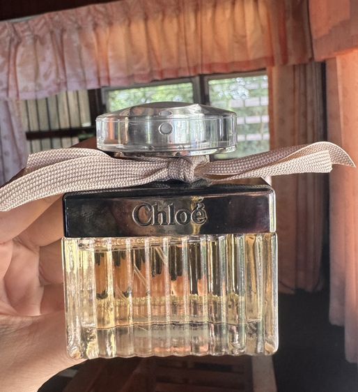 Chloe ไม่ระบุเพศ น้ำหอม Chloé Eau de Parfum (รุ่นคลาสสิก ผ้าซาติน) 🎀 กลิ่นดอกกุหลาบ-ดอกมะลิ ผสมกลิ่นผ้าสะอาด สะอาด หอมหวานละมุนติดทนมาก 🎀 C