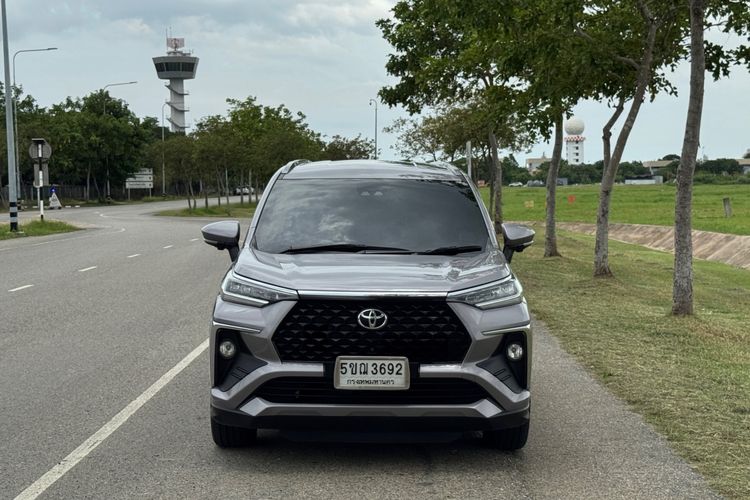 Toyota Veloz 2022 1.5 Premium Sedan เบนซิน LPG เกียร์อัตโนมัติ บรอนซ์เงิน รูปที่ 2