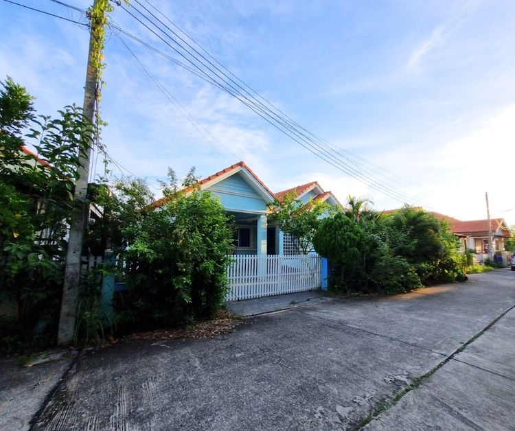 อื่นๆ มีบางส่วน สร้างเสร็จก่อน 2010 ขายบ้านเดี่ยวชั้นเดียว หมู่บ้านภูภิรมย์ พุทธฉาย ใกล้วัดพระพุทธฉาย–อุทยานแห่งชาติ–โรงเรียนนานาชาติเซนต์จอห์น แมรี รูปที่ 3
