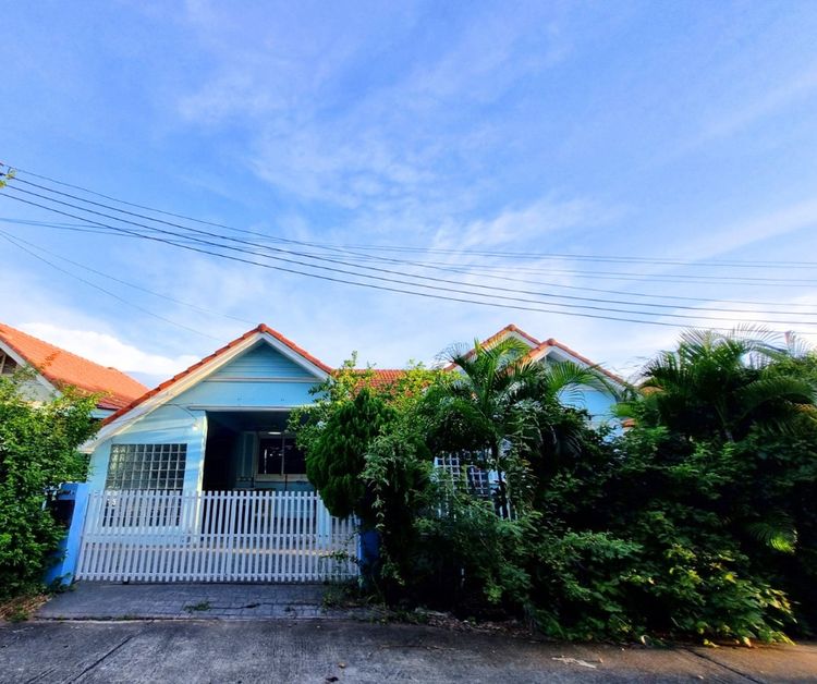 อื่นๆ มีบางส่วน สร้างเสร็จก่อน 2010 ขายบ้านเดี่ยวชั้นเดียว หมู่บ้านภูภิรมย์ พุทธฉาย ใกล้วัดพระพุทธฉาย–อุทยานแห่งชาติ–โรงเรียนนานาชาติเซนต์จอห์น แมรี รูปที่ 2