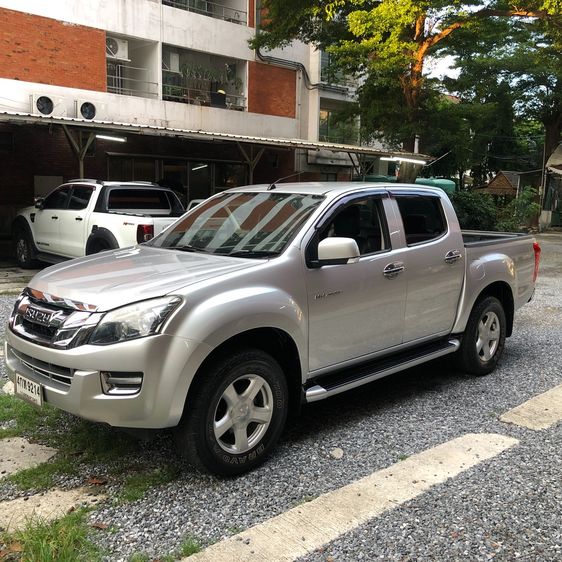 Isuzu D-MAX 2015 2.5 Hi-Lander Z Prestige Ddi VGS Turbo Pickup ดีเซล เกียร์ธรรมดา บรอนซ์เงิน