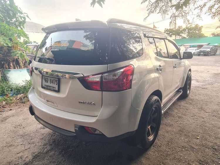 รถ Isuzu MU-X 3.0 Ultimate AT 2WD สี ขาว