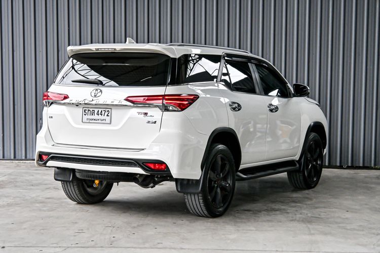 Toyota Fortuner 2016 2.8 V TRD Sportivo 4WD Utility-car ดีเซล ไม่ติดแก๊ส เกียร์อัตโนมัติ ขาว รูปที่ 4