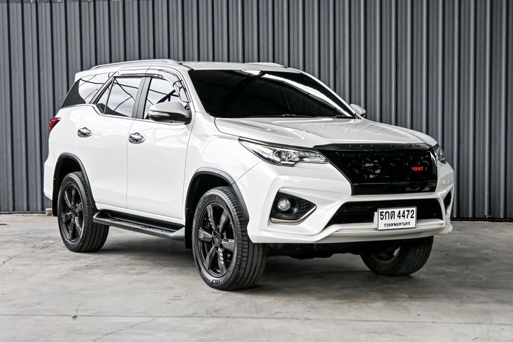Toyota Fortuner 2016 2.8 V TRD Sportivo 4WD Utility-car ดีเซล ไม่ติดแก๊ส เกียร์อัตโนมัติ ขาว รูปที่ 3