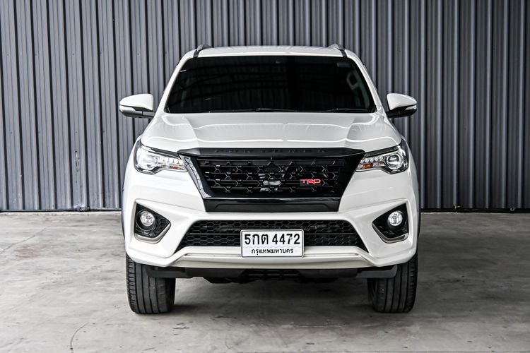 Toyota Fortuner 2016 2.8 V TRD Sportivo 4WD Utility-car ดีเซล ไม่ติดแก๊ส เกียร์อัตโนมัติ ขาว รูปที่ 2