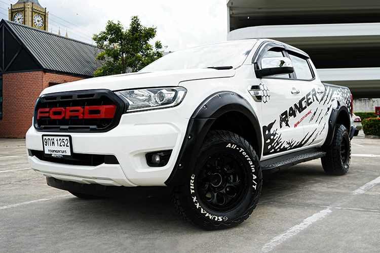 รถ Ford Ranger 2.2 Hi-Rider XLT สี ขาว