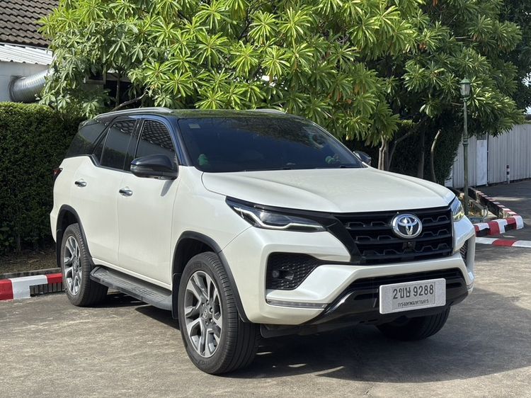 Toyota Fortuner 2022 2.4 Commander Utility-car ดีเซล ไม่ติดแก๊ส เกียร์อัตโนมัติ ขาว รูปที่ 2