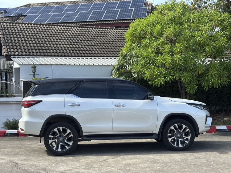 Toyota Fortuner 2022 2.4 Commander Utility-car ดีเซล ไม่ติดแก๊ส เกียร์อัตโนมัติ ขาว รูปที่ 4