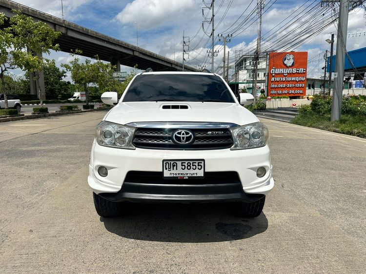 Toyota Fortuner 2010 3.0 V Utility-car ดีเซล ไม่ติดแก๊ส เกียร์อัตโนมัติ ขาว รูปที่ 3