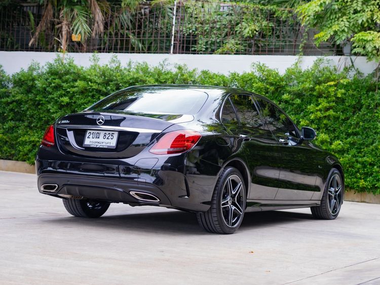 Mercedes-Benz C-Class 2021 C300e Sedan ปลั๊กอินไฮบริด (PHEV) ไม่ติดแก๊ส เกียร์อัตโนมัติ ดำ รูปที่ 4