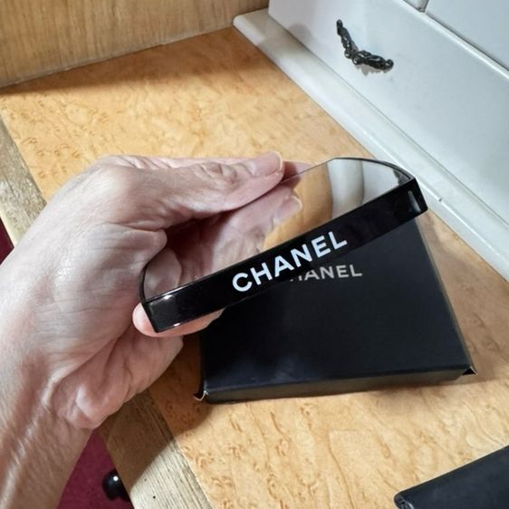กระจก Chanel , กระดาษซับมัน Dior รูปที่ 5