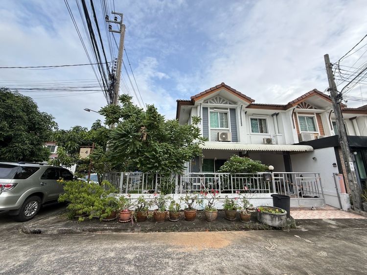 บ้านทาวเฮาส์