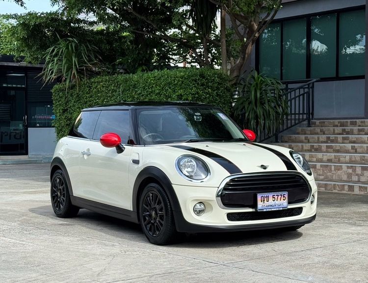 รถ Mini Hatch Cooper 1.5 สี ครีม