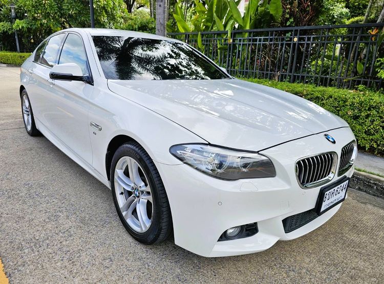 BMW Series 5 2015 520d Sedan ดีเซล ไม่ติดแก๊ส เกียร์อัตโนมัติ ขาว รูปที่ 3