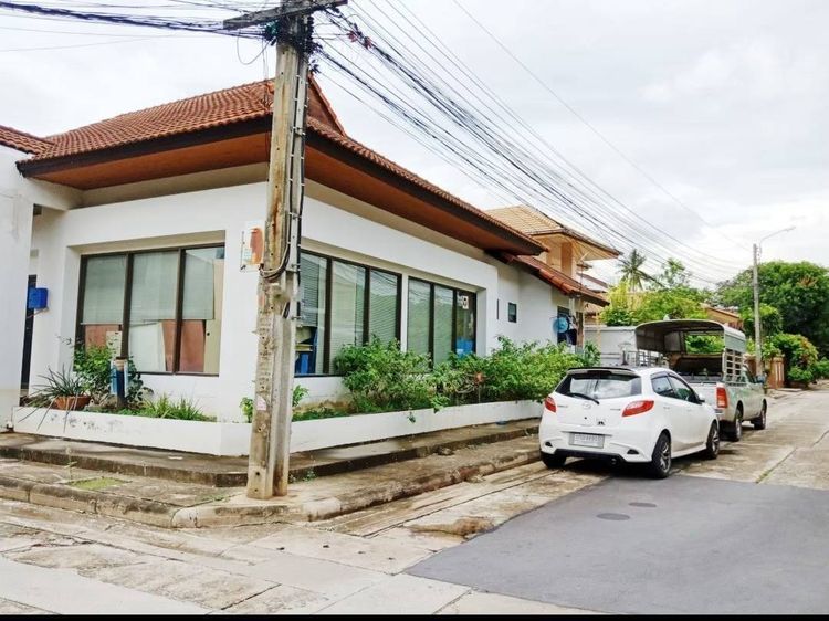 บ้านพร้อมสระ 203 ตรว. ในโครงการชมเพลิน หมู่บ้านเศรษฐกิจ