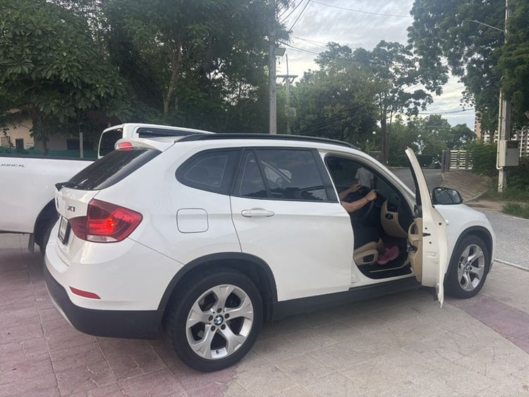 BMW X1 2014 1.5 sDrive18i Iconic Utility-car เบนซิน ไม่ติดแก๊ส เกียร์อัตโนมัติ ขาว รูปที่ 2