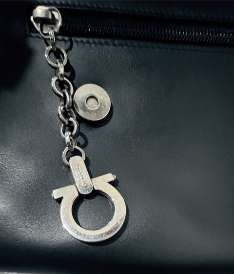 Salvatore Ferragamo เฟอร์รากาโม กระเป๋าสะพาย รูปที่ 5