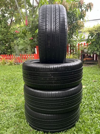 **ยาง Yokohama Db V552 215/50/17 ปี23 เส้น 700 บาท ไม่ปะ