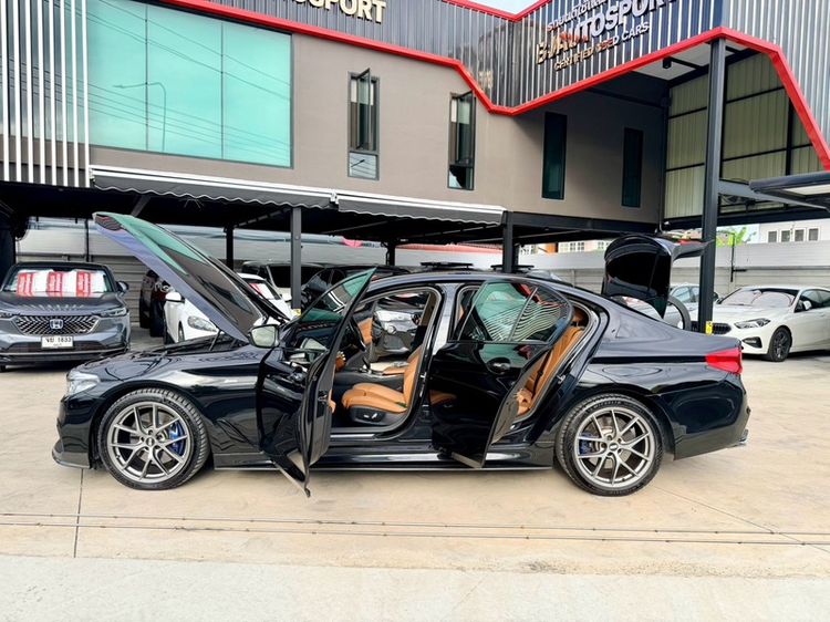 รถ BMW Series 5 520d สี ดำ