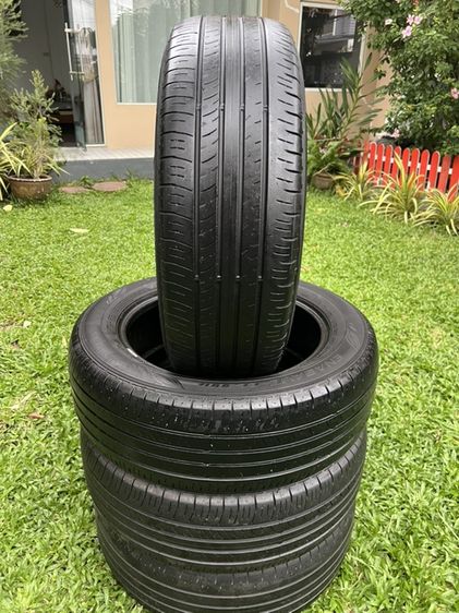 ยาง Dunlop Ec300 215 60 17 ปี23 เส้น 600 บาท สภาพดี