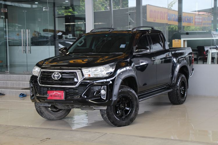รถ Toyota Hilux Revo 2.4 Prerunner E สี ดำ