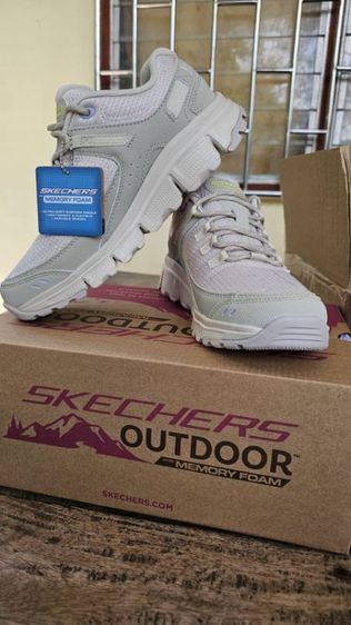 ขายรองเท้า skechers ผู้หญิง