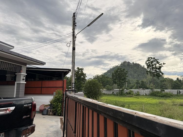 บ้านสไตล์โมเดิร์น ใกล้ทางขึ้นลง m81 2 กิโล 3 ห้องนอน 2 ห้องน้ำ ต.ปากแรก อ.เมือง จ.กาญจนบุรี รูปที่ 2