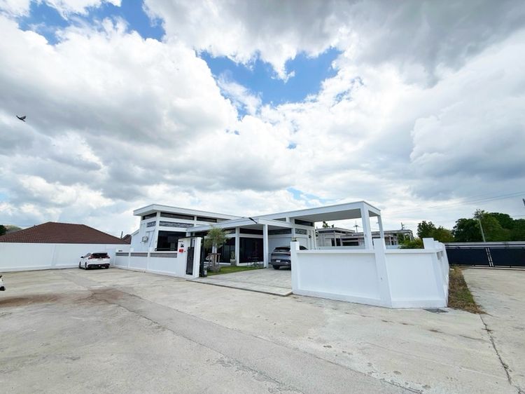 บ้านเดี่ยวสไตล์พูลวิลล่าใกล้โรบินสันกาญจนบุรีเพียง 3 กิโล โครงการเดอะเซฟ วังสารภี คุ้มมาก ตกแต่งครบ เข้าอยู่ได้เลย